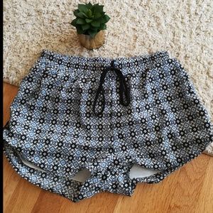 Francesca's Blue Geometric Pattern Short